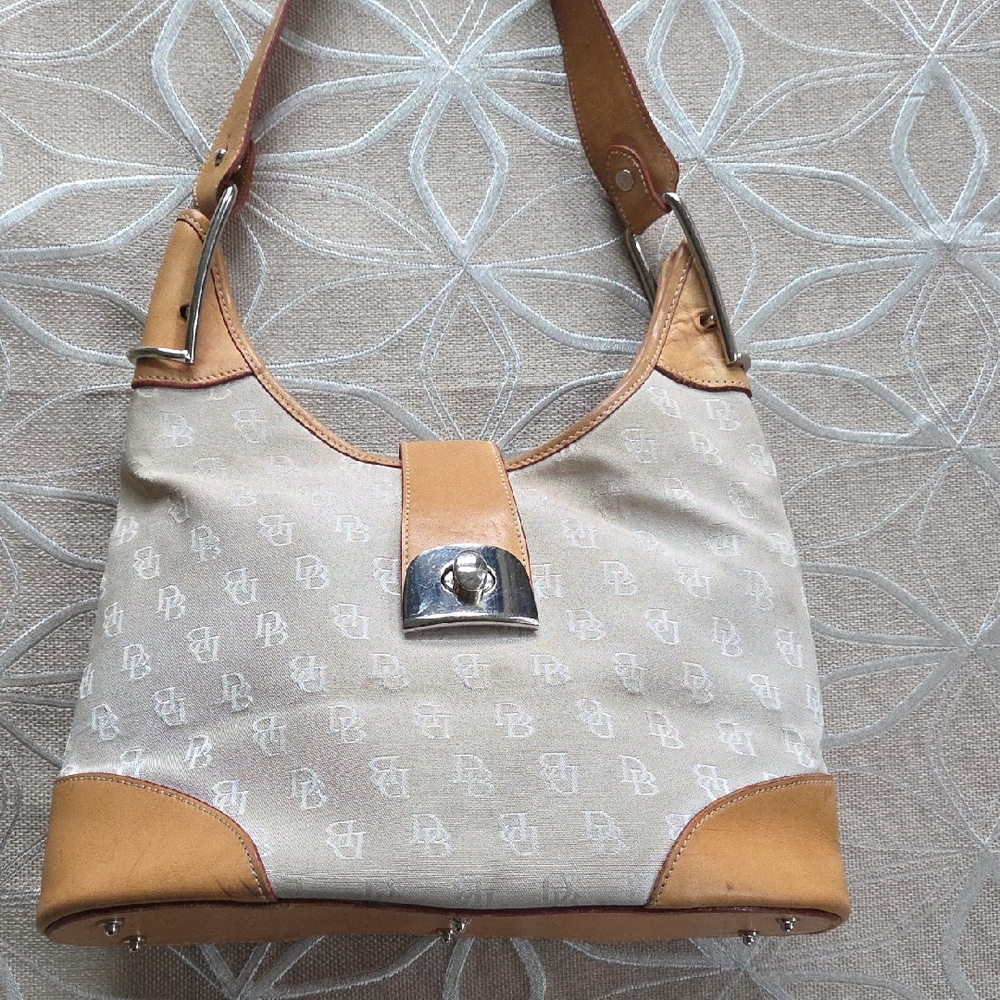 Dooney & Bourke Shoulder Satchel!